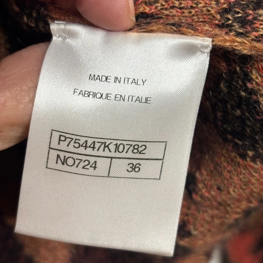 EUC CHANEL A2023 animal print Beige and Black Knit Vneck sweater size FR 36
